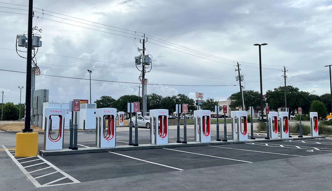 RT @TeslaCharging: New Tesla Supercharger: Houston, TX - Telephone Road (15 stalls) 
https://t.co/xBT3Ls3HO2 https://t.co/SJUPQAkkqN