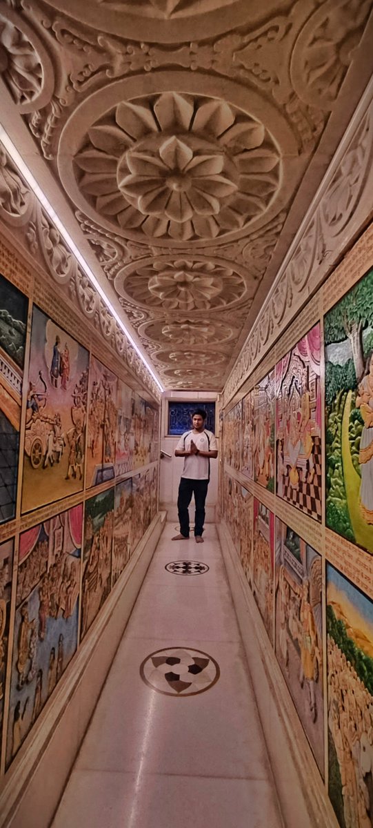 shuklarishabh52's tweet photo. The traveller.....explorer 

#painterbaburishabh #swapnilsaundarya #rishabhpainterbabu #homedecor  #decoration #interiordesign
#ART #interiors #HOME #artist #painter #instamen #love #cupid #raw #roughandtough #rebellious #menofinstagram #formals #temples https://t.co/1UWtB7wgNF
