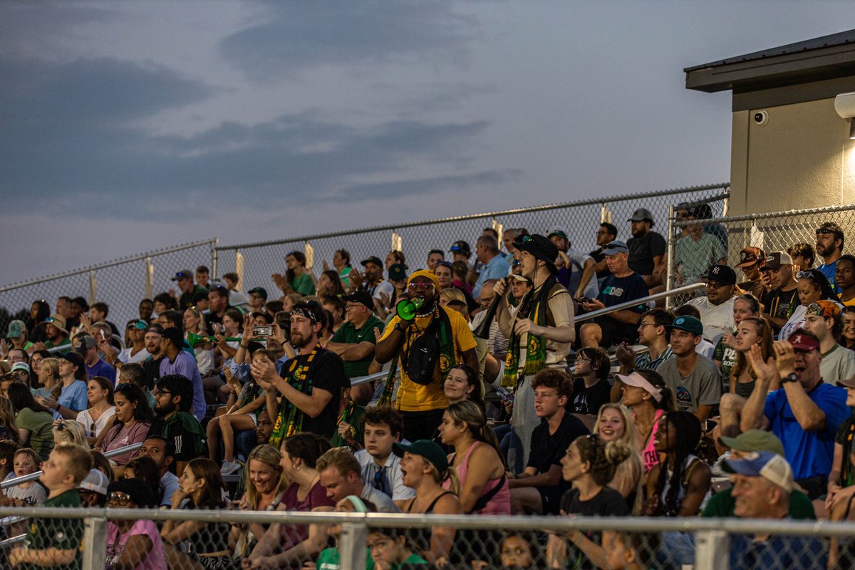 OneAbaBoy's tweet photo. Incredible scenes last night! We played our hearts out. 💚

Super proud of this city and the people in it. Always @GreenvilleUtd!

We will be back stronger next season. 

Bucks forever!💚🦌🔥

📸: @robbysheetz_iv

#greenvilleunited #npsl #greenvillenc #soccer #explore #naija #explorepage #oneababoy