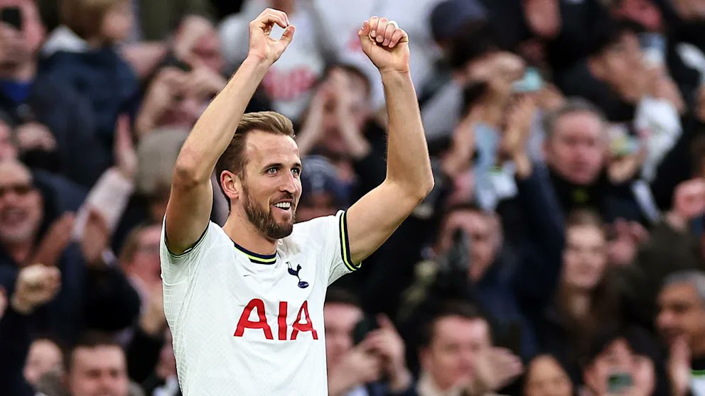 iMiaSanMia's tweet photo. Bayern and Tottenham officials had a meeting in London today over Harry Kane. A 'high-ranking' delegation from Bayern sat at the negotiating table with Daniel Levy. There has been no breakthrough yet, but Bayern remain optimistic a deal would happen this summer [@BILD] https://t.co/vliSw0Gjpr