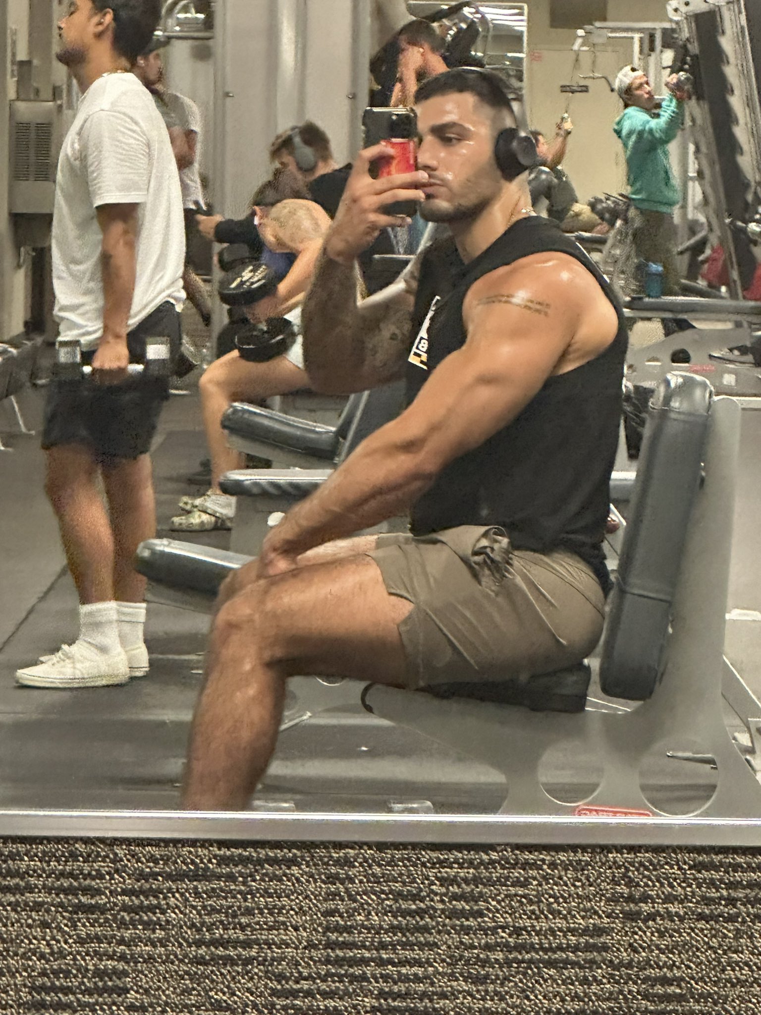 Angelo on X: how tak my arm looks😈 t.coclZSFrRS08  X