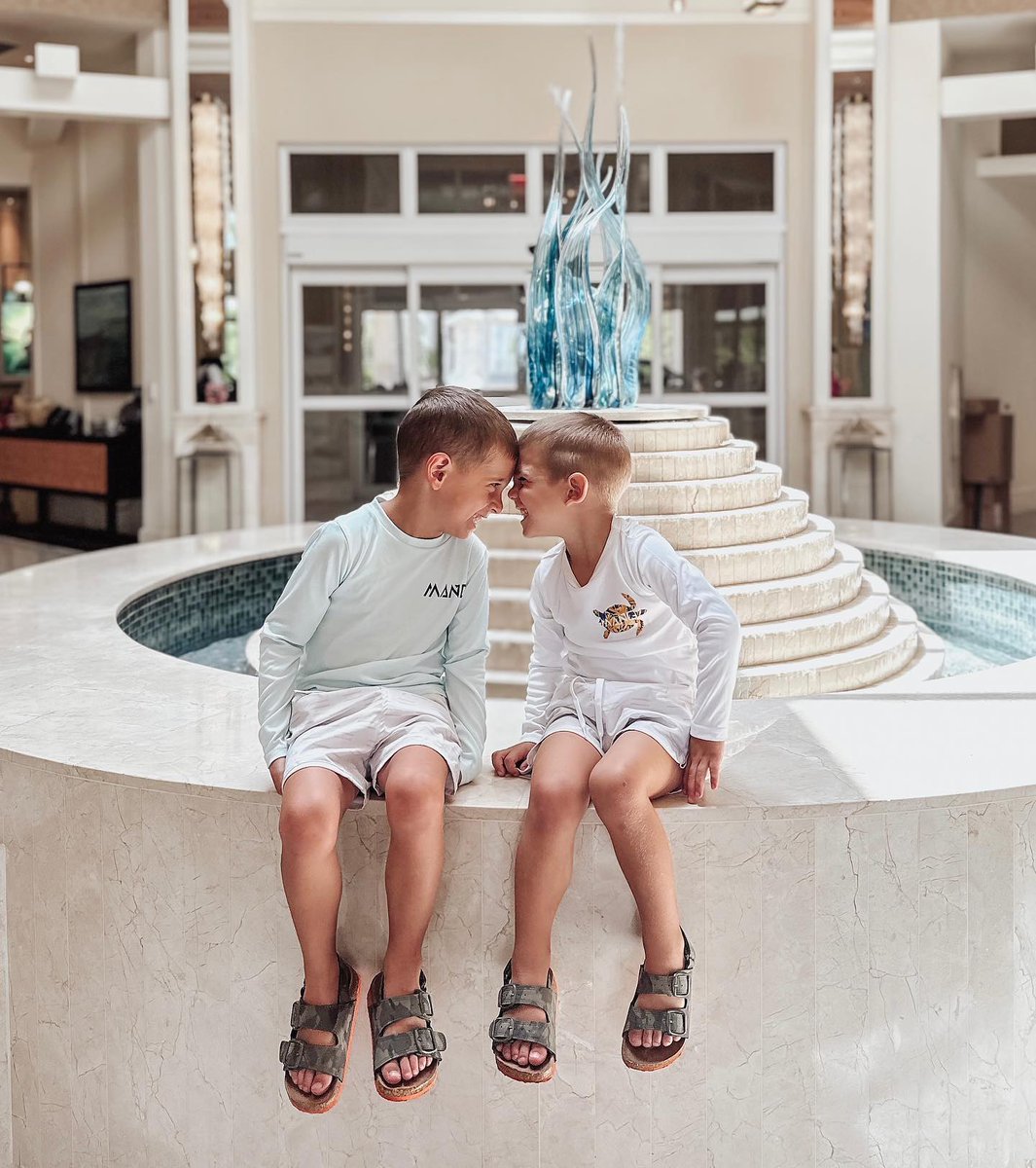 Nothing like making memories on summer vacation! 

📸: samanthafaevanderpool