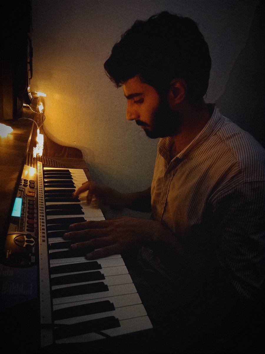 Ashir_Music's tweet photo. Spending for spreading 🫰
#beauty #pleasure #Pakistan #ArtistOnTwitter #ashir https://t.co/PG9kSML0UY