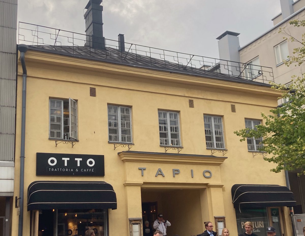 Olipa kiva käydä Joensuussa elokuvissa! Ensimmäinen 20 min ei kulunut mainoksiin ja nekin mainokset mitä oli, liittyi tuleviin elokuviin. Kahden hengen liput maksoi alle 30 € ja omat eväät sai tuoda. Kunpa meillä Kuopijossakin olisi #SavonKinot eikä #Finnkino