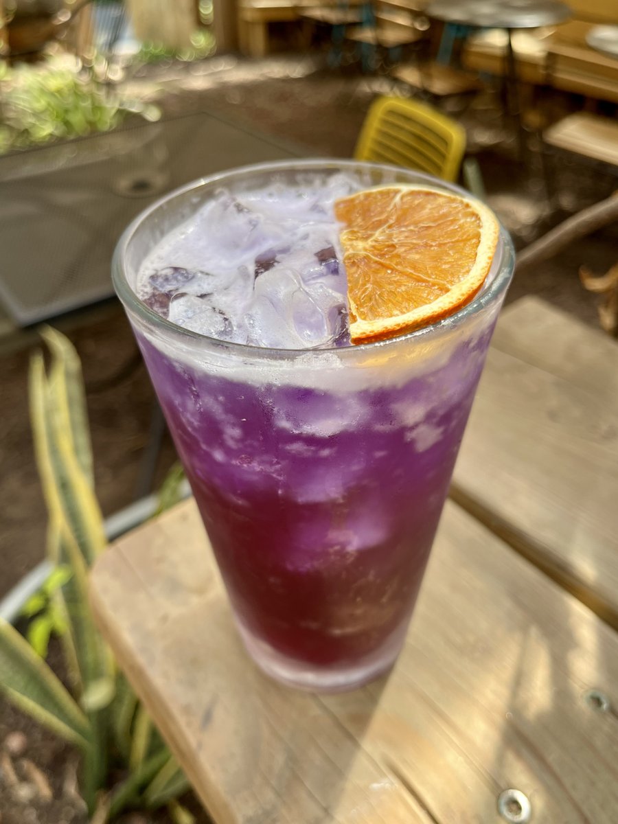 Drinks are served 👏 Starpower