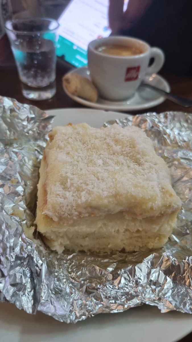 Bolo Geladinho de Coco, eu te amo.