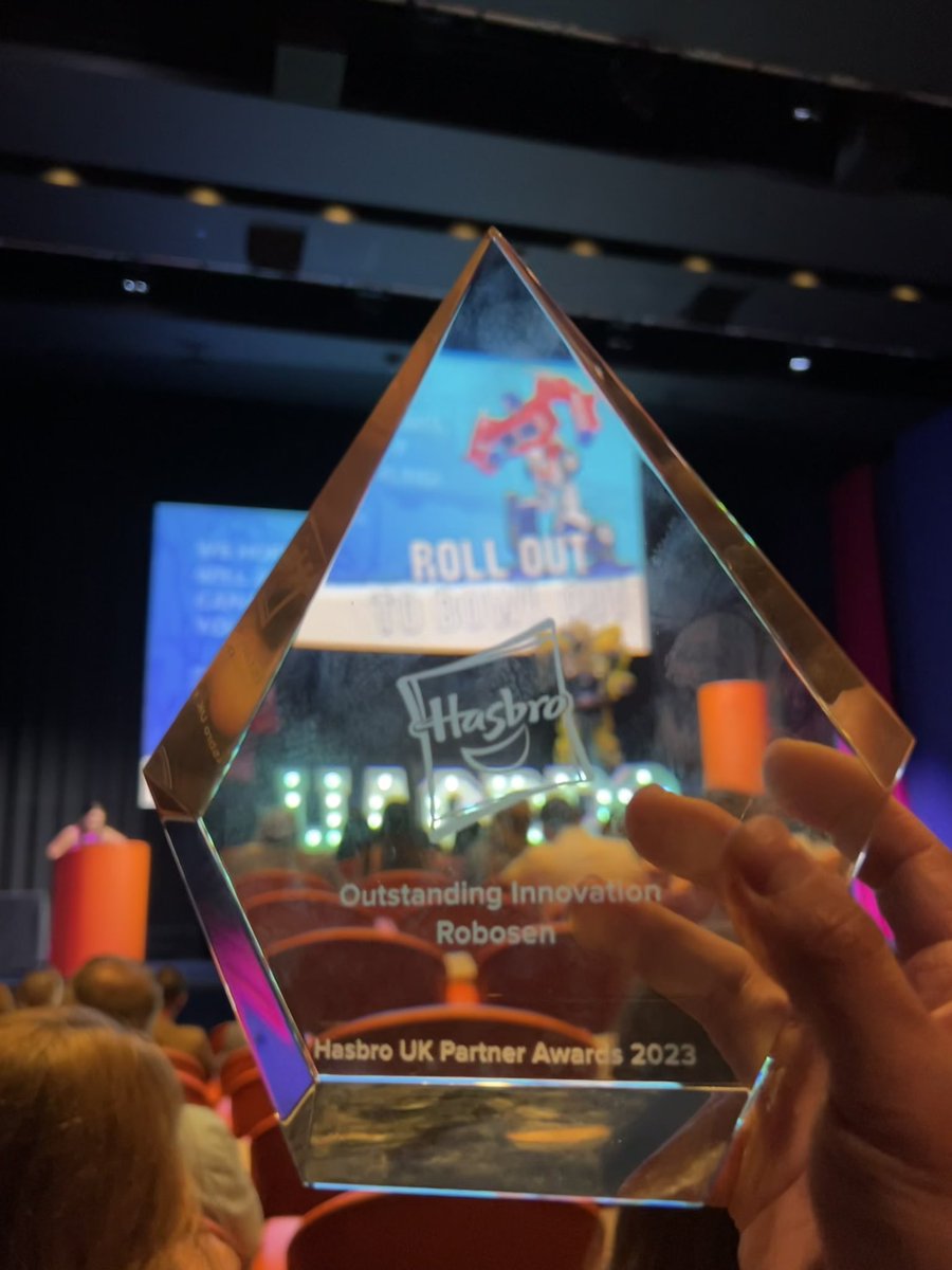 Robosen_Rocky's tweet photo. Thanks HasbroUK! #Hasbrouk
Outstanding Innovation Award
Keep going #Robosen #MakelifeMorefun
#transformers #Innovation #robotics
#Awards
@RobosenUK @robosenofficial https://t.co/mTSbVopxJ6