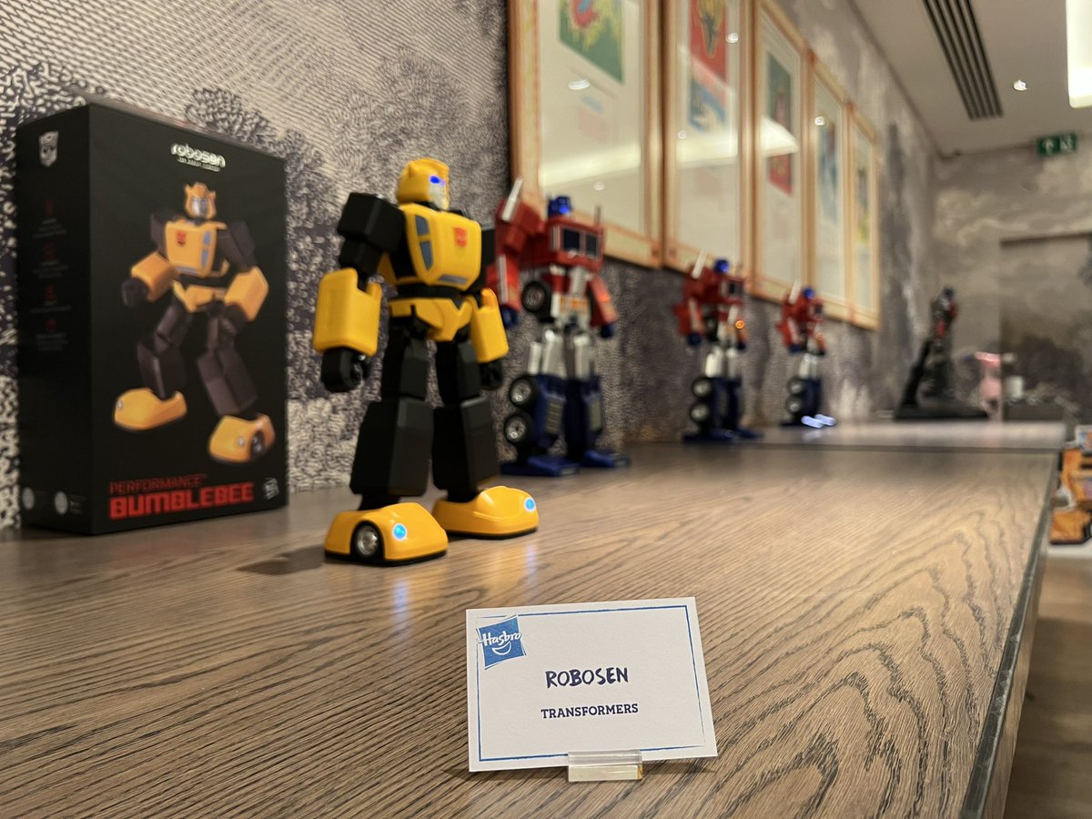 Robosen_Rocky's tweet photo. Thanks HasbroUK! #Hasbrouk
Outstanding Innovation Award
Keep going #Robosen #MakelifeMorefun
#transformers #Innovation #robotics
#Awards
@RobosenUK @robosenofficial https://t.co/mTSbVopxJ6