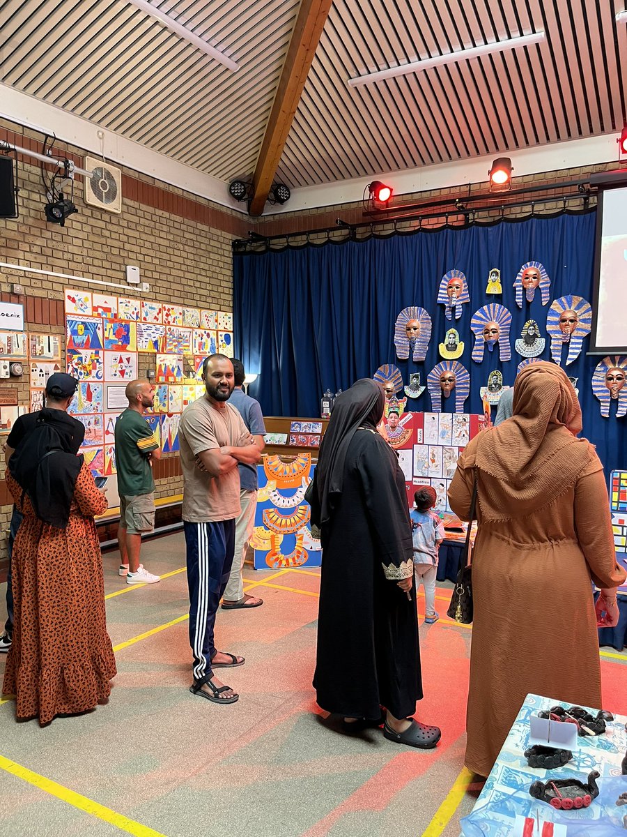 Halley Primary School tweet media