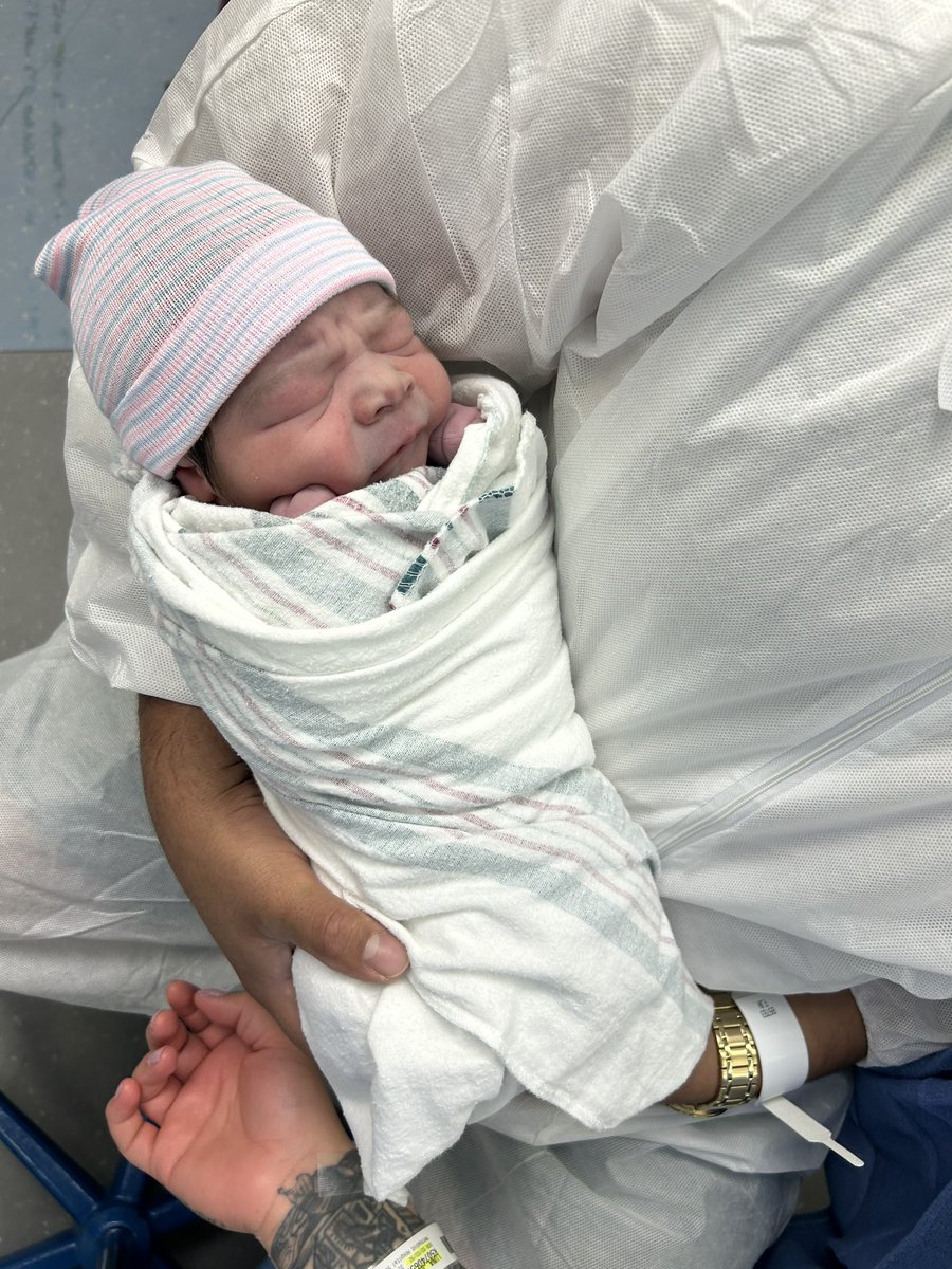 Rokem_Spitta's tweet photo. Such a blessing! Welcome to this world, everything is yours. I love you son❤️❤️❤️❤️ https://t.co/AEjIpO6uiX