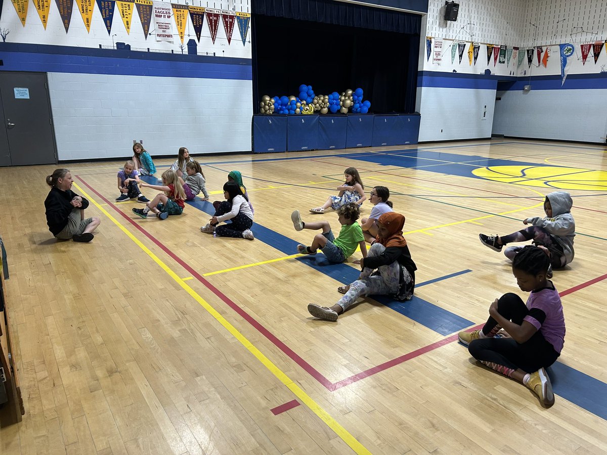 Students also had the best time with Arts Can Teach this morning! 💃🏻🕺@MlleParaschak <a href="/ClaraHowitt/">Dr. Clara Howitt</a> #campwonder #gecdsbslp2023