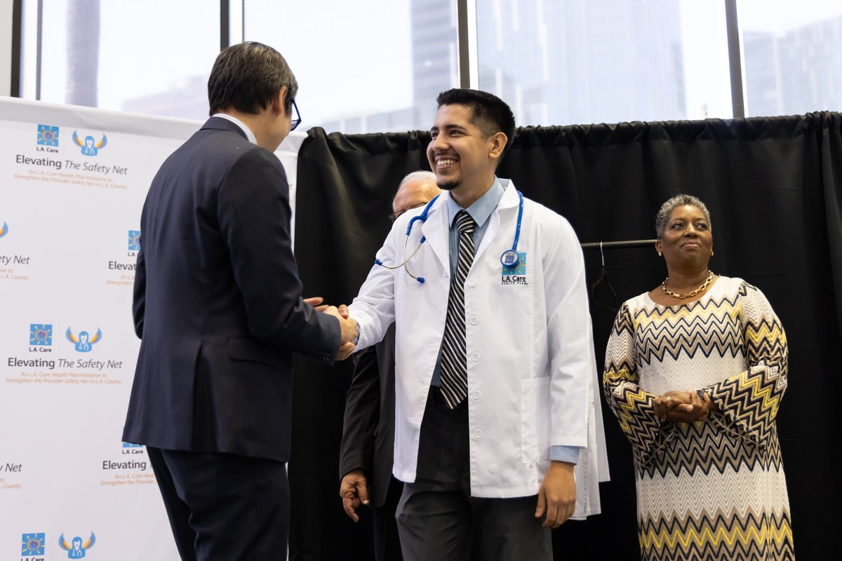 dgsomucla's tweet photo. Congratulations to @LACareHealth's #ElevatingtheSafetyNet medical school scholarship awardees! π
DGSOMβs scholars include Victor Arechiga, Daisy Hernandez-Casas, Itzel Melgoza, and Rick Rios: https://t.co/Yc8Pl2BRHV
#FutureDoctors #FuturaDoctora #MedSchool #DGSOMUCLA https://t.co/UmaVyaf6An
