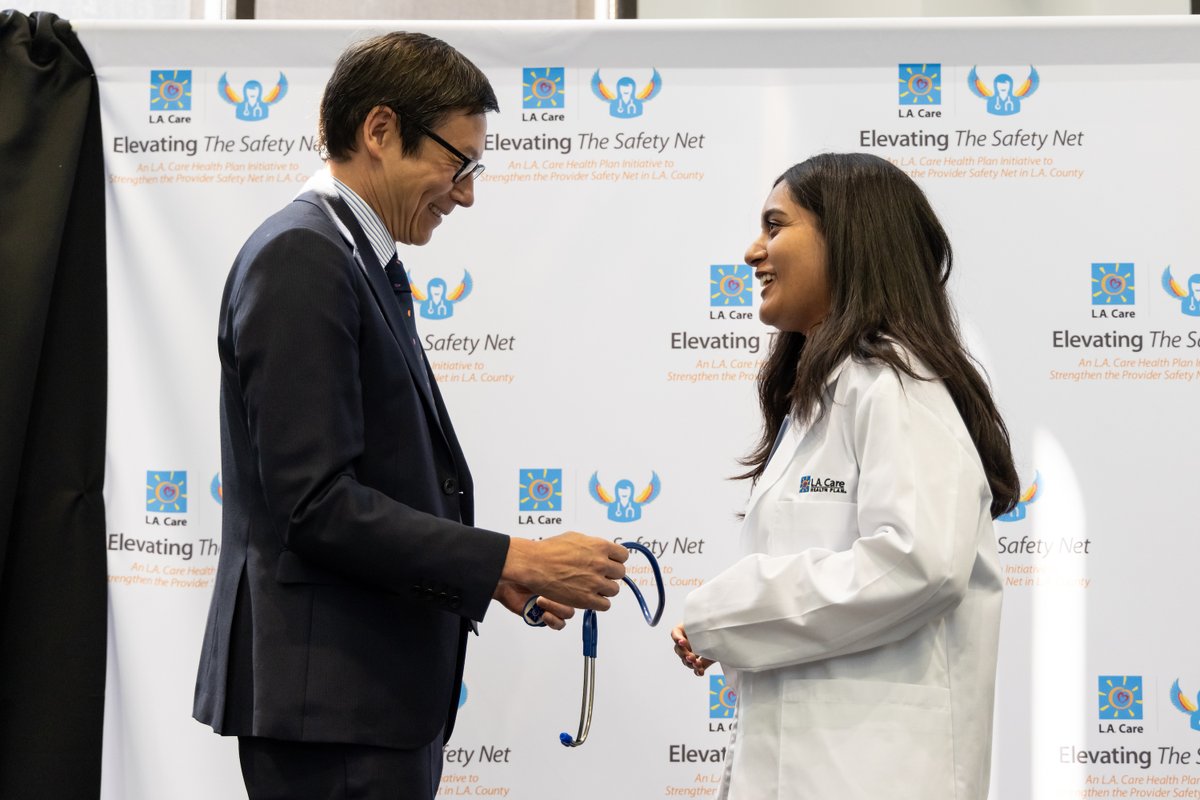 dgsomucla's tweet photo. Congratulations to @LACareHealth's #ElevatingtheSafetyNet medical school scholarship awardees! π
DGSOMβs scholars include Victor Arechiga, Daisy Hernandez-Casas, Itzel Melgoza, and Rick Rios: https://t.co/Yc8Pl2BRHV
#FutureDoctors #FuturaDoctora #MedSchool #DGSOMUCLA https://t.co/UmaVyaf6An