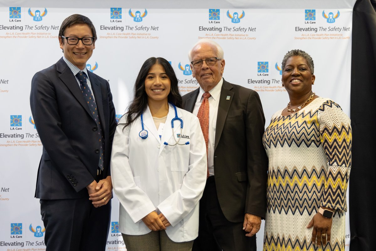 dgsomucla's tweet photo. Congratulations to @LACareHealth's #ElevatingtheSafetyNet medical school scholarship awardees! π
DGSOMβs scholars include Victor Arechiga, Daisy Hernandez-Casas, Itzel Melgoza, and Rick Rios: https://t.co/Yc8Pl2BRHV
#FutureDoctors #FuturaDoctora #MedSchool #DGSOMUCLA https://t.co/UmaVyaf6An