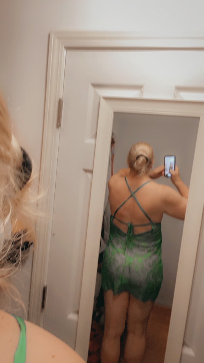 PamelaPosdal's tweet photo. Bought something new. Who wants
To take it off me? https://t.co/bfHMFCvFrt