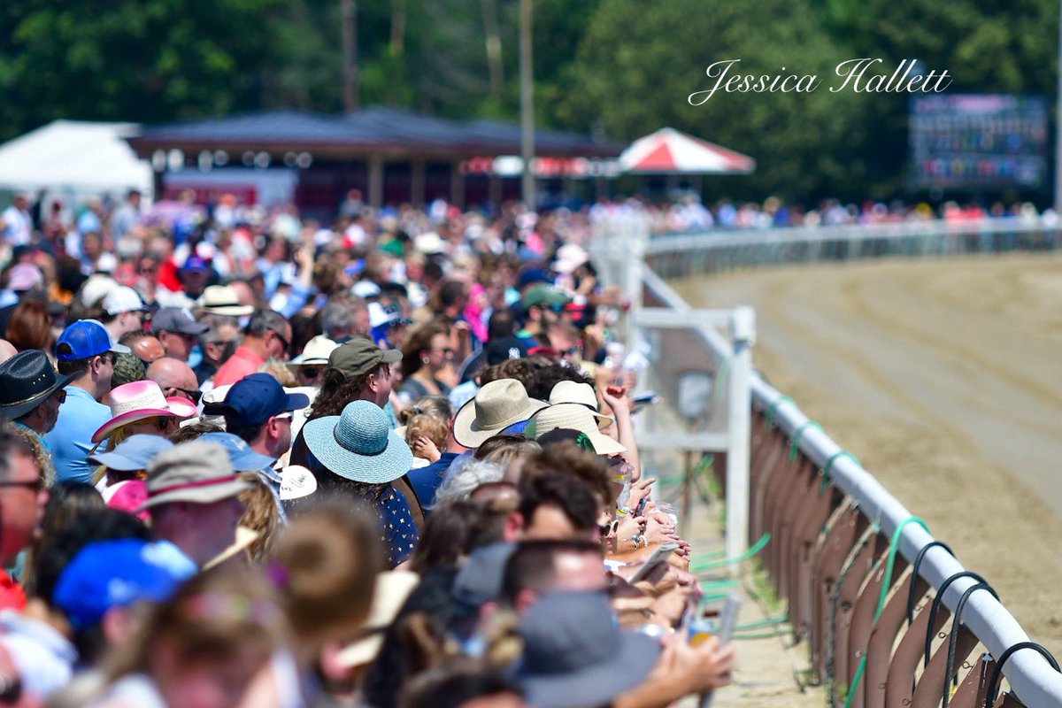 This is unreal. 

Opening day at Saratoga 
#saratoga #saratogaracecourse