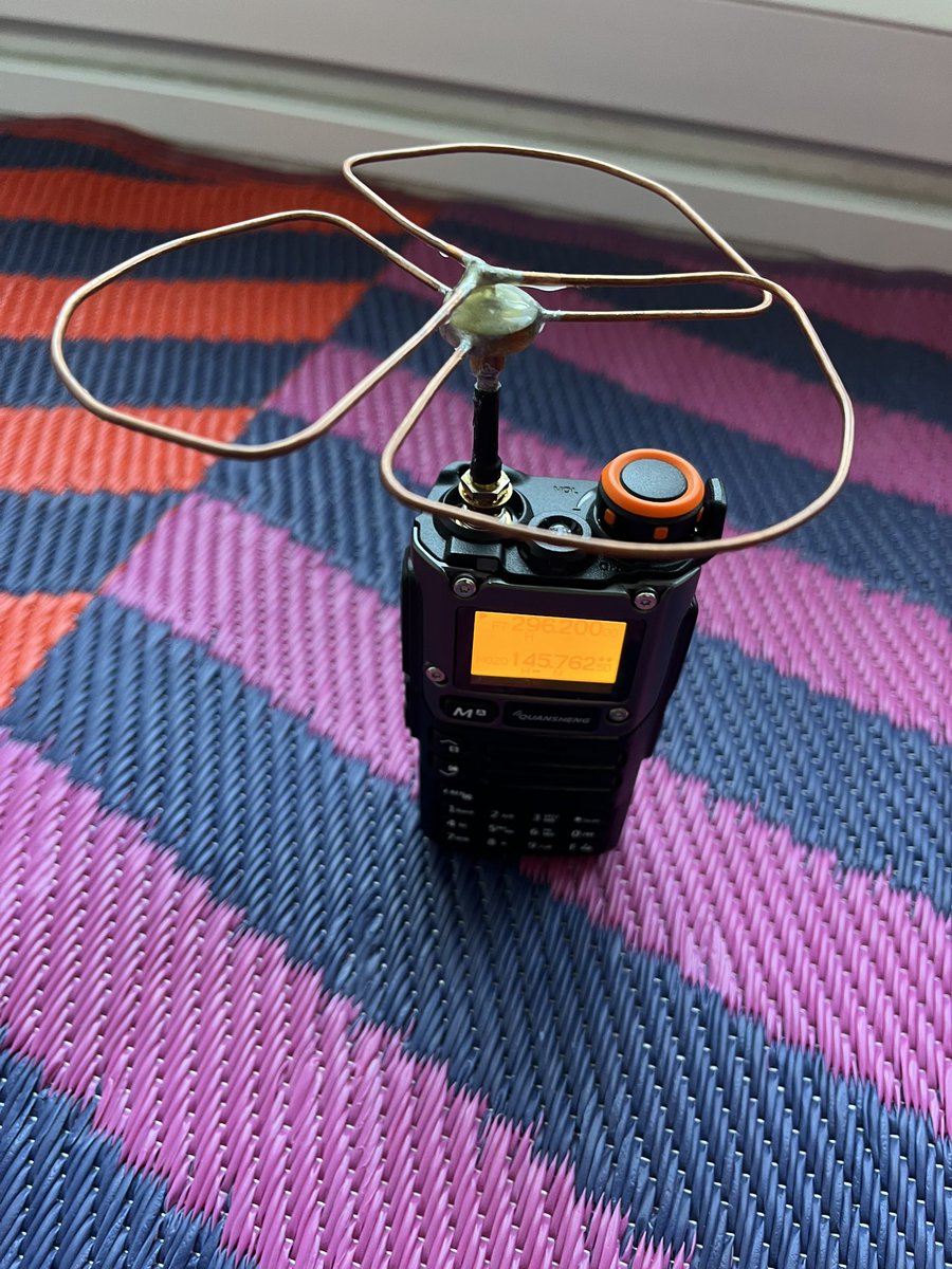 maxime_manceau's tweet image. Quansheng #uvk5 hacked 😜. 18 to 1300MHz . 25 euros pocket 😍 with homemade bigwhell.