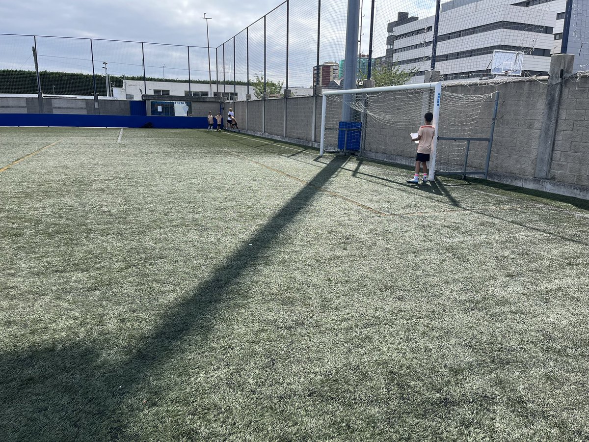CampusBansander's tweet photo. Buenas tardes !!!

Mañana damos por finalizada la primera quincena.

Ha estado cargada de juegos, gymkanas, aspectos técnicos colectivos e individuales.

Estamos disfrutando, aprendiendo, haciendo amigos nuevos y, sobre todo, pasándolo en grande. https://t.co/LQj7Q0H6SQ
