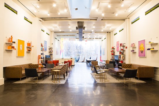 Snack_Memories's tweet photo. Kellogg's NYC (2016-2019): In an effort to revive slumping sales, Kellogg's opened a hip, New York City cereal bar, first in Times Square, then moving to Union Square. It featured a myriad of cereals, and toppings with a menu created by Christina Tosi of Milk Bar fame. https://t.co/eFHKOXZYni