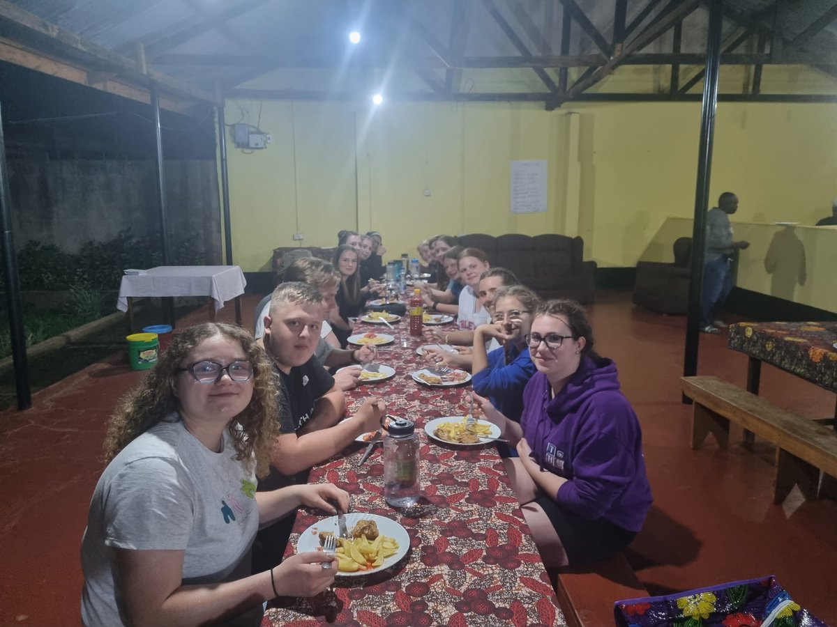 camptanzania's tweet photo. Excited to welcome #TeamMeru to Tanzania! They have been meeting some of the local students in the village ๐ @CampsInt #dosomethingamazing #campseffect https://t.co/nXkYhAhKca