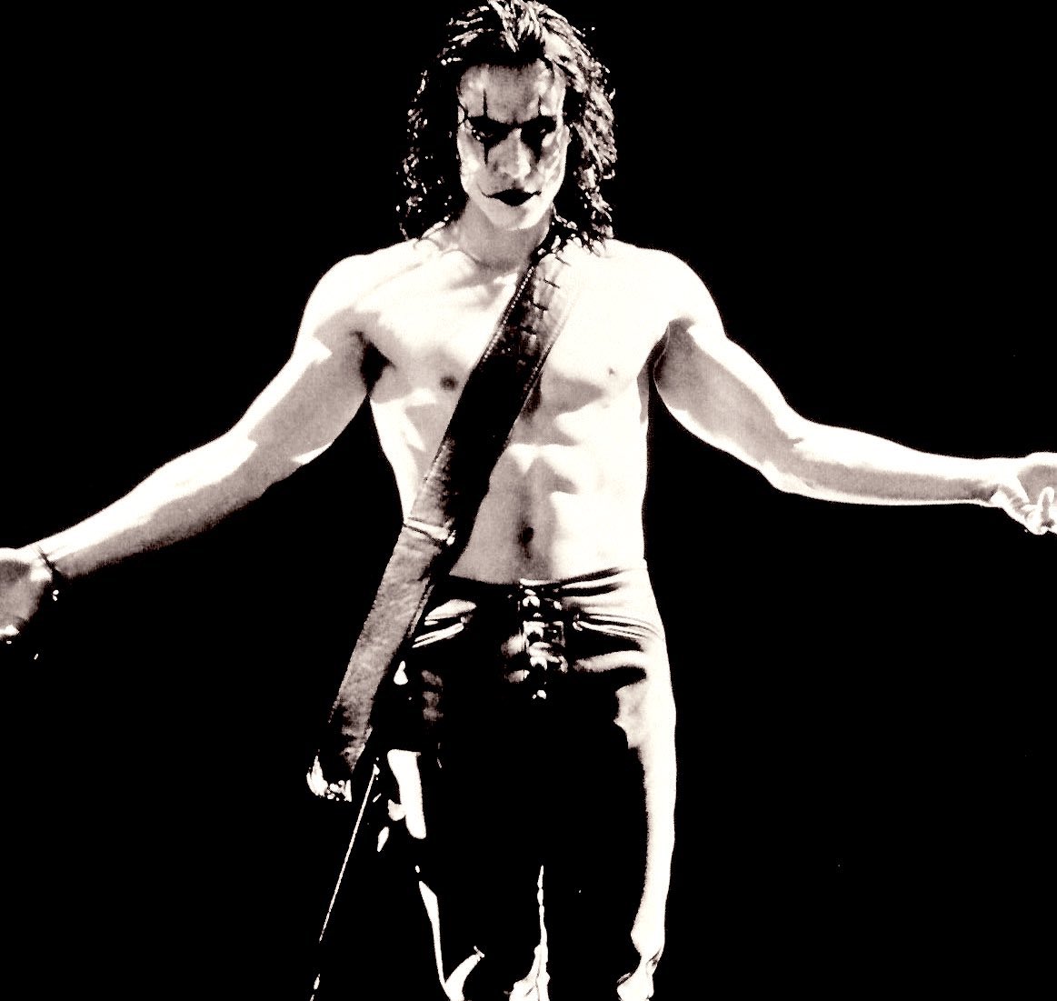 horrorsthetics's tweet photo. 𖤐 the crow (1994) 𖤐 https://t.co/kNClvrXWMa