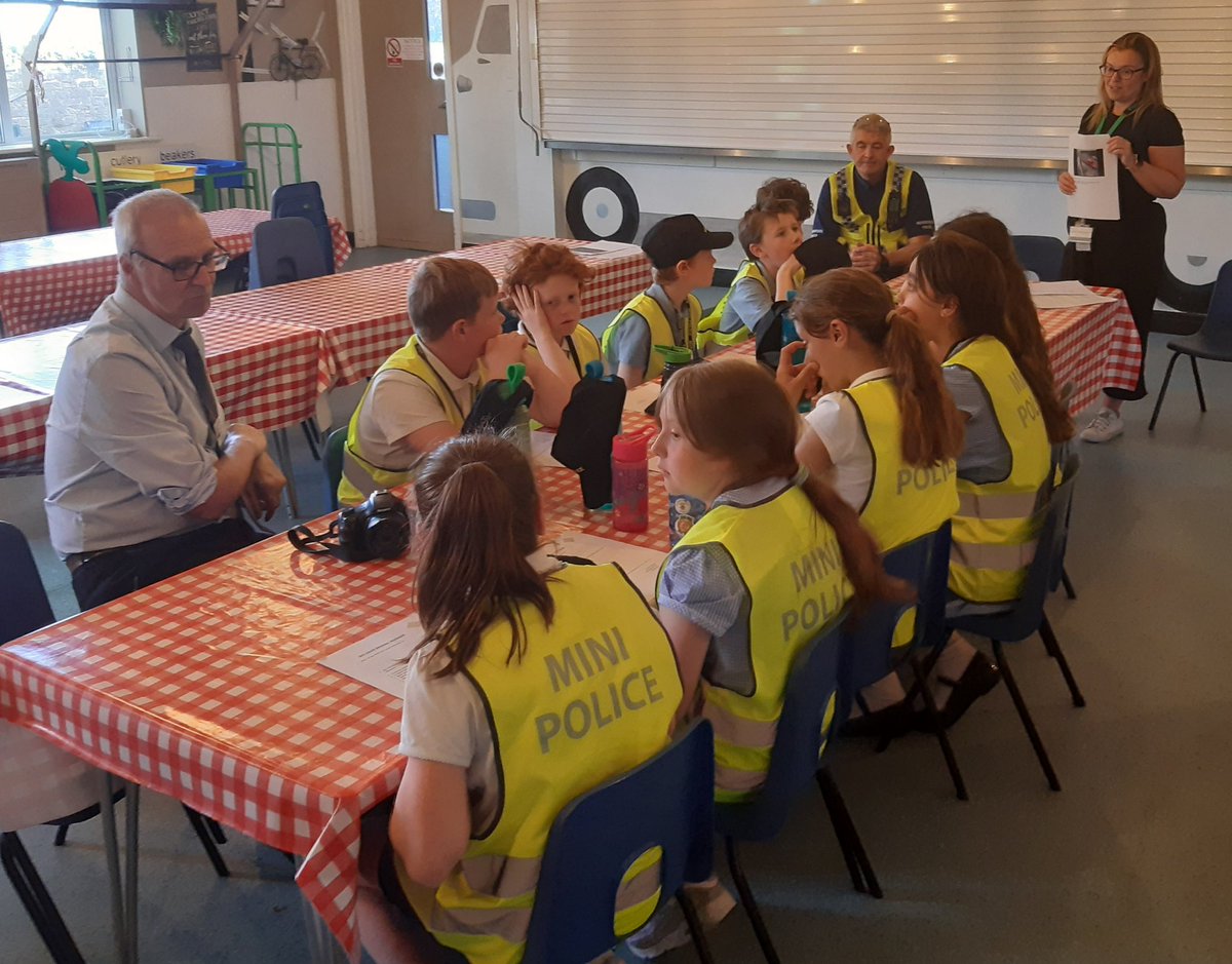 #RuralTaskForce #DriffieldCommunityTeam Today @NaffertonSchool Rural Mini Police have learnt about Crime & Anti-Social Behaviour which has included a trip to Bridlington Police Station. They learned what ASB is & how their actions can have an impact on the community. #MiniPolice