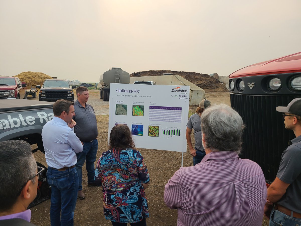DecisiveFarming's tweet photo. Great to have the Parliamentary Secretary for Agriculture and Agrifood @Francis_Drouin  join our team and customers Kunz Farms and Korova Feeders today. 

Technology enables sustainable outcomes from crops, livestock, to across the whole supply chain and we highlighted just that. https://t.co/10m43o9ERB