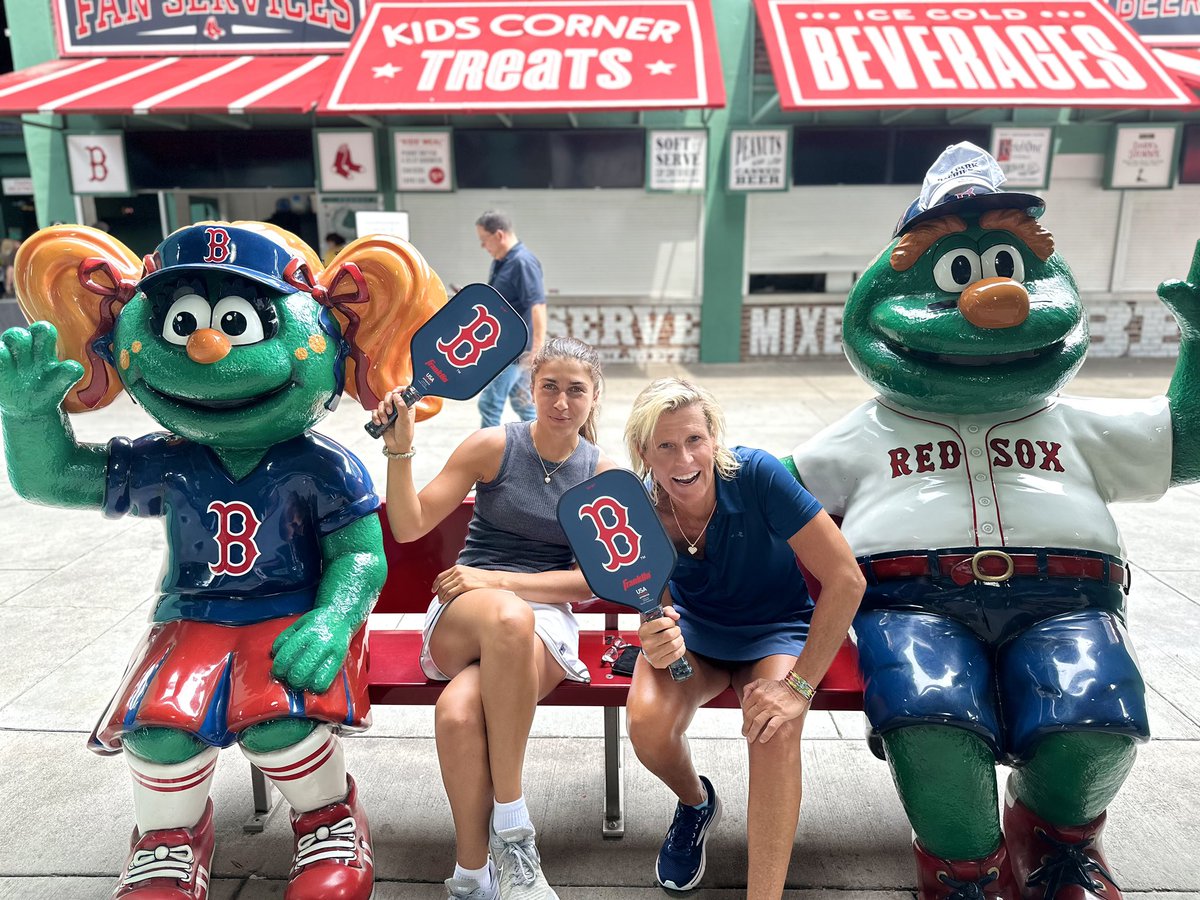 nstata's tweet photo. @BostonSeed  Cookin it on the @PKL4America @fenwaypark courts w @estelle_pal if you can go play play https://t.co/bMeMOSUl8T