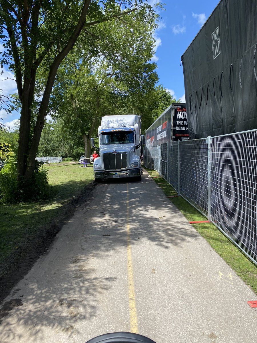 Heads up #LdnOnt #TVP users, the path is pretty much blocked by 3 semis on the path by Rock The Park. The area around the trucks is muddy and soft — a bit tough to maneuver through. Maybe consider an alternate route. @CityofLdnOnt @davidja521 @LdnOntBikeCafe @LdnCycleLink
