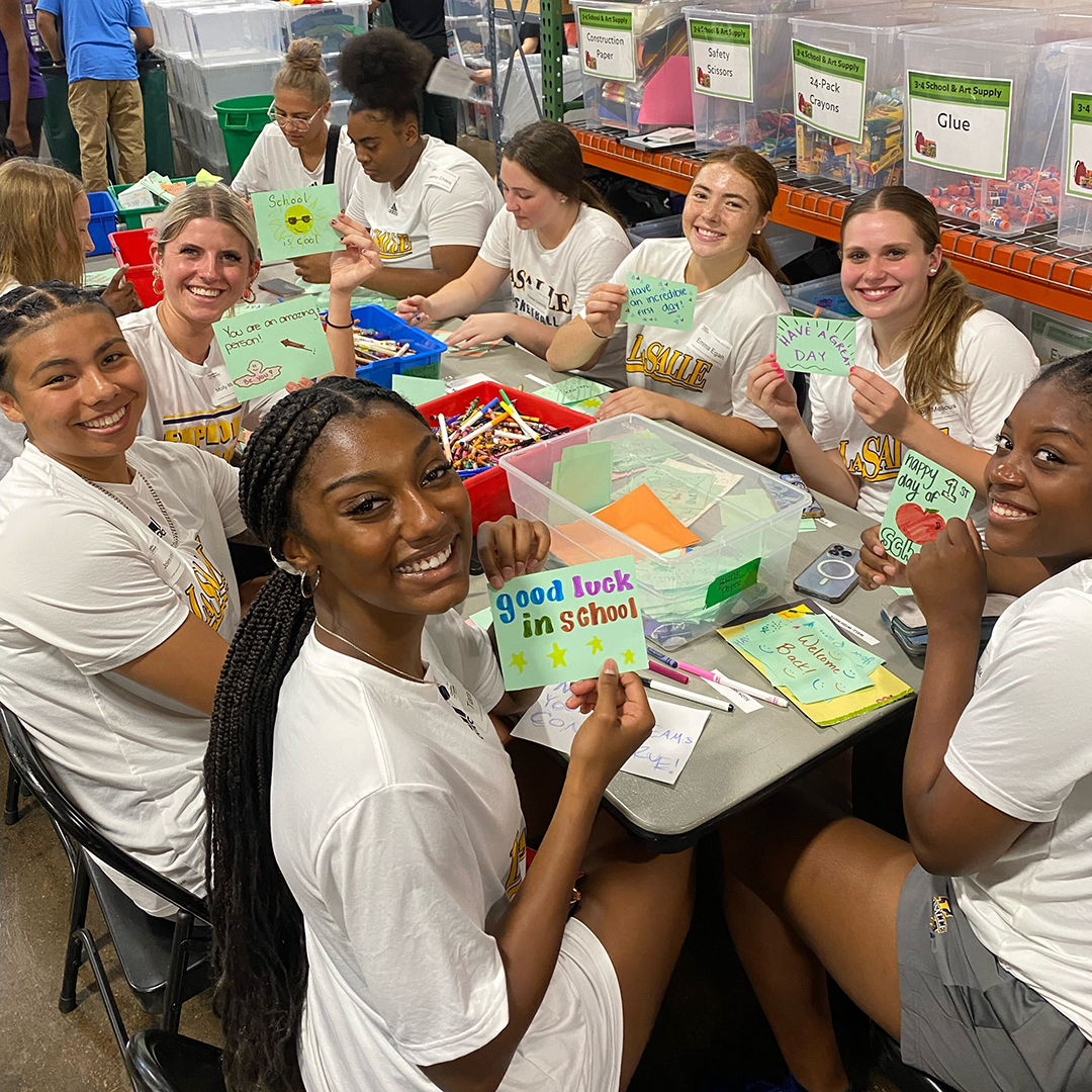 LaSalle_WBB's tweet photo. Our squad took a trip to Cradles to Crayons where we made back to school cards for the organization's back packathon! Each backpack is stuffed with back to school supplies and a handmade card for nearly 60,000 students!

#Limitless | #GoExplorers🔭 https://t.co/aMAENQwDsm