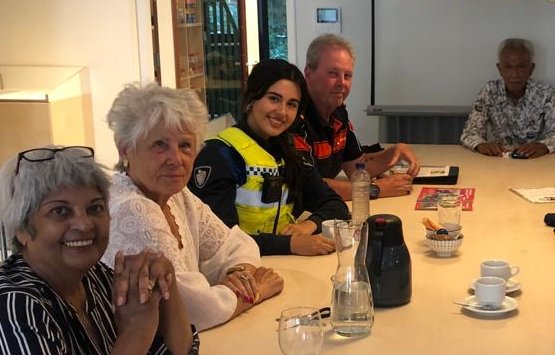 Vandaag was er Wijkspreekuur in Hilversum Noordwest bij Liv in. Heel fijn om in gesprek te gaan met wijkbewoners over de onderwerpen die zij belangrijk vinden in hun buurt. Samen met wijkregisseur <a href="/AnnekeLaRose/">Anneke La Rose</a>, opbouwwerker Lilian Martins, onze wijk Boa's en de wijkbrandweer!