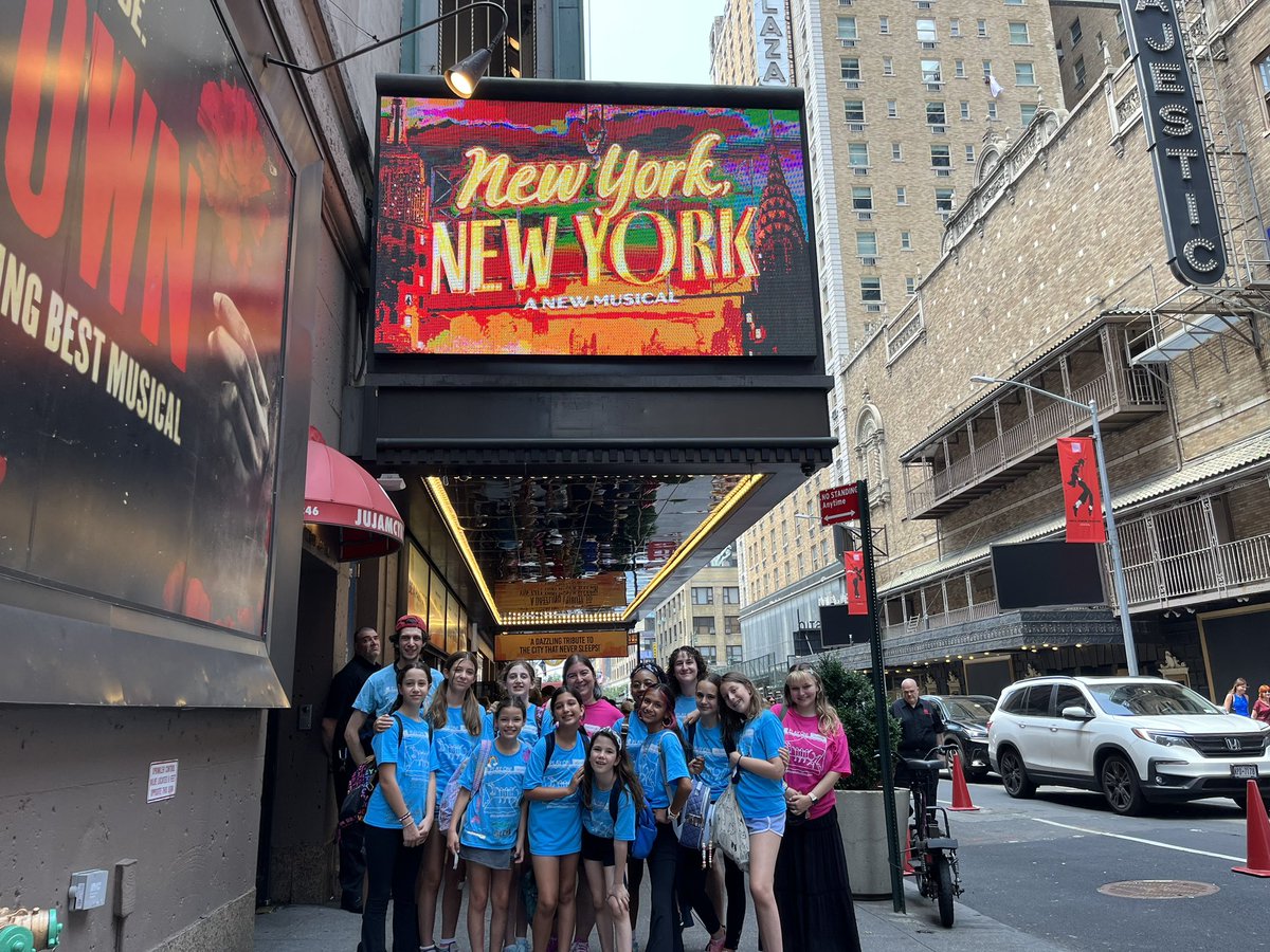 PlayOnStudios's tweet photo. Our Musical Theater Performance campers absolutely loved New York, New York!
•
•
•
•
•
#playon #broadway #theatercamp #newyorknewyork #nyckids https://t.co/yXfOaG3AFT