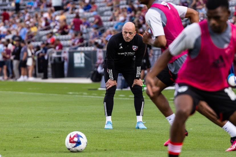 M_Villagrasa's tweet photo. Nothing is random, everything happens as a consequence of something. Physical preparation is the consequence of work , to arrive well to the game is not free , I only know one way : A lot of well organized work during the Microcycle . Be focus. @FCDallas https://t.co/jIBCmrk31N