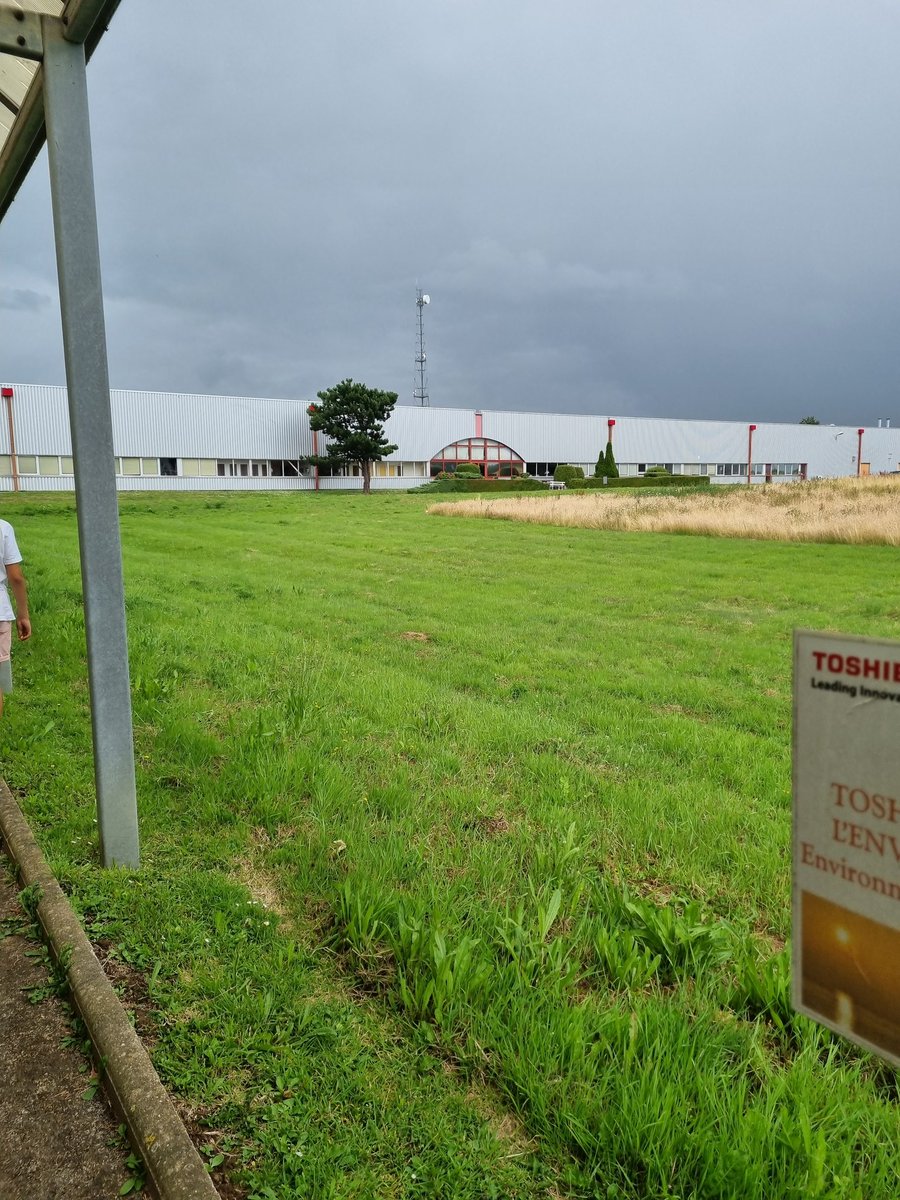 BerquerPhilippe's tweet photo. Visite du site Toshiba de Dieppe ; 14 hectares de terrain ; 20.000 m2 de bâtiments ; 229 salariés ; Fabrication et Exportation de toner ; Copieurs ; Certifications ISO 9002 ; ISO14001 #Toshiba #Usine #Dieppe #Normandie #Toner #Copieur #Robot #Robotisation #ISO #ISO9002 #ISO14001 https://t.co/PHJY4o597U