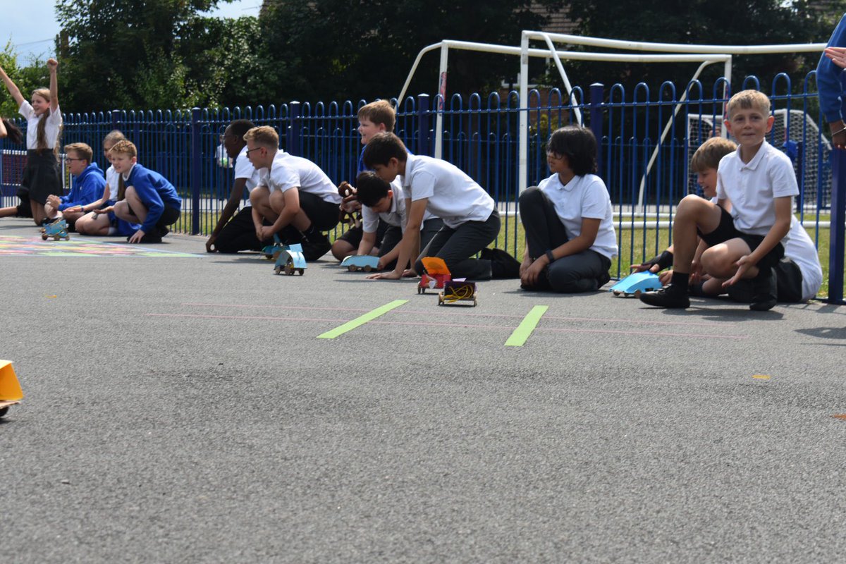 theSTEMworkshop's tweet photo. Thank you @inventionjunior for having us back for a #STEM workshop what an awesome day with the Year 6’s as we #explored how #automotiveengineers can be more
#sustainable we explored #renewable and #nonrenewable energy as we learnt about #electricalsystems and #mechanicalsystems https://t.co/uNPGwgz5Ja