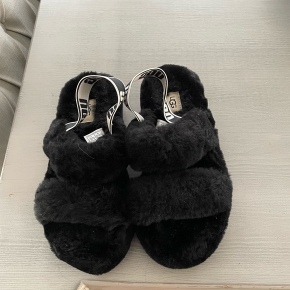 positiveposher's tweet photo. So good I had to share! Check out all the items I'm loving on @Poshmarkapp #poshmark #fashion #style #shopmycloset #redwingshoes #ugg #lulus: https://t.co/KSVl0IlyWo https://t.co/AA8MvPBEmb