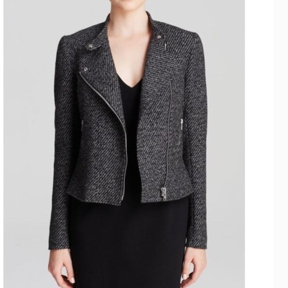 bevfranklin3's tweet photo. So good I had to share! Check out all the items I'm loving on @Poshmarkapp #poshmark #fashion #style #shopmycloset #nbd #toryburch #theory: https://t.co/r959zPHJtQ https://t.co/JEgAXdy80d