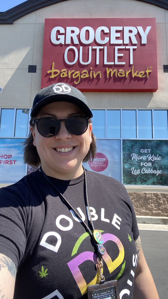 highupperleft's tweet image. 5: Grocery Outlet Yakima