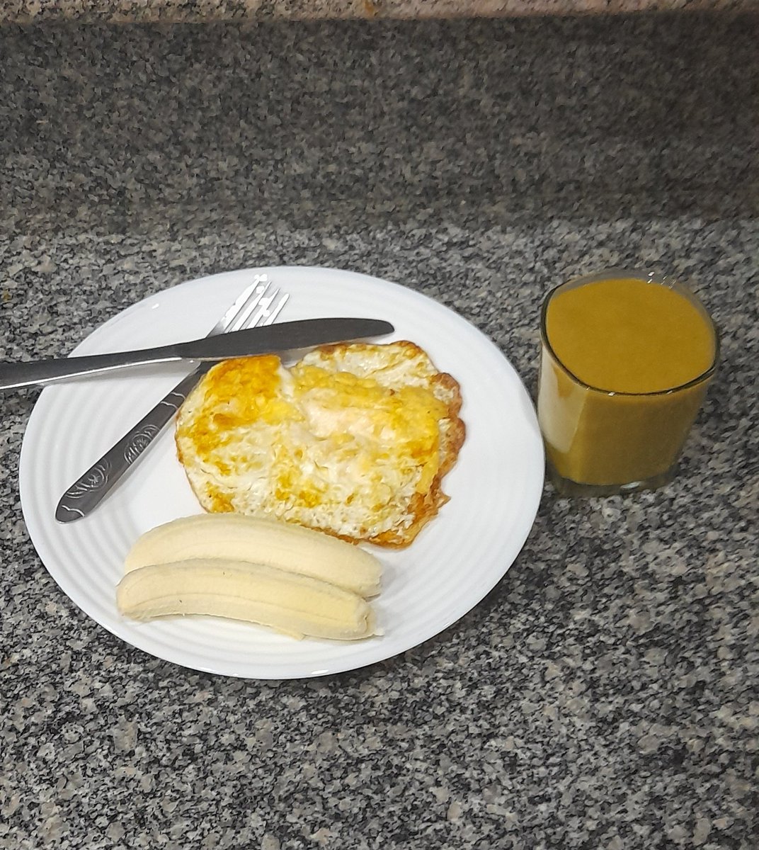 njogu_robin's tweet image. Late night snack😋 #meninthekitchen