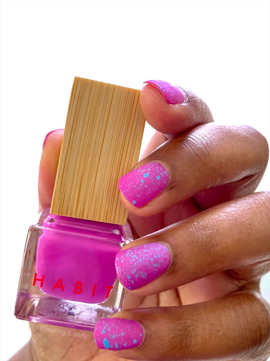 Sweet #nails featuring 05 Sweet Life. Feeling as lavish as this color! 😍  
📸: <a href="/nailing/">jay gunderson</a>.it.daily on Instagram!