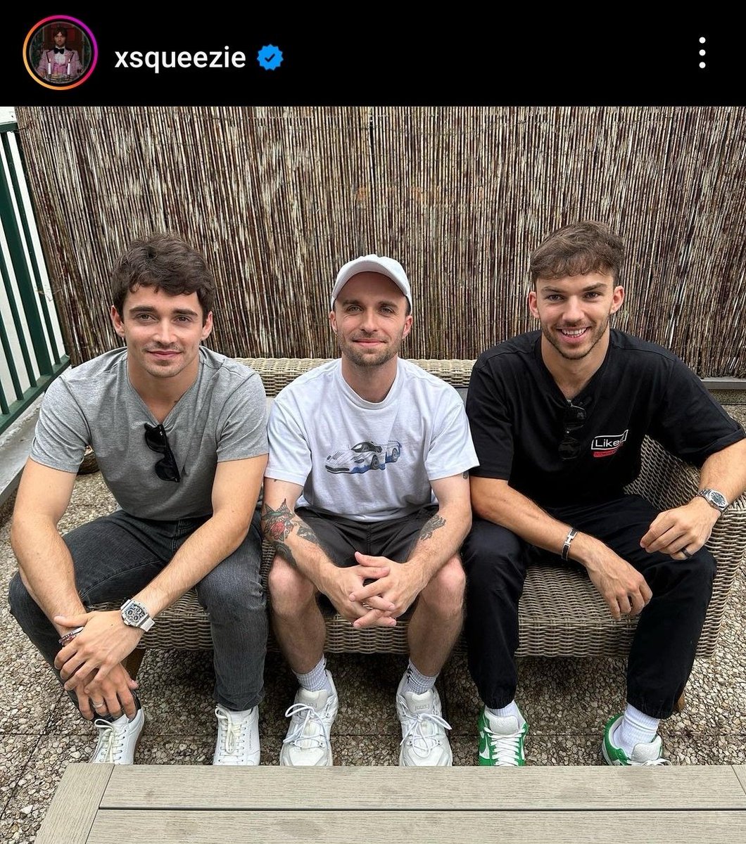 TearOffFR's tweet photo. Squeezie et 2 de ses fans ! https://t.co/3jmDetXiJ8