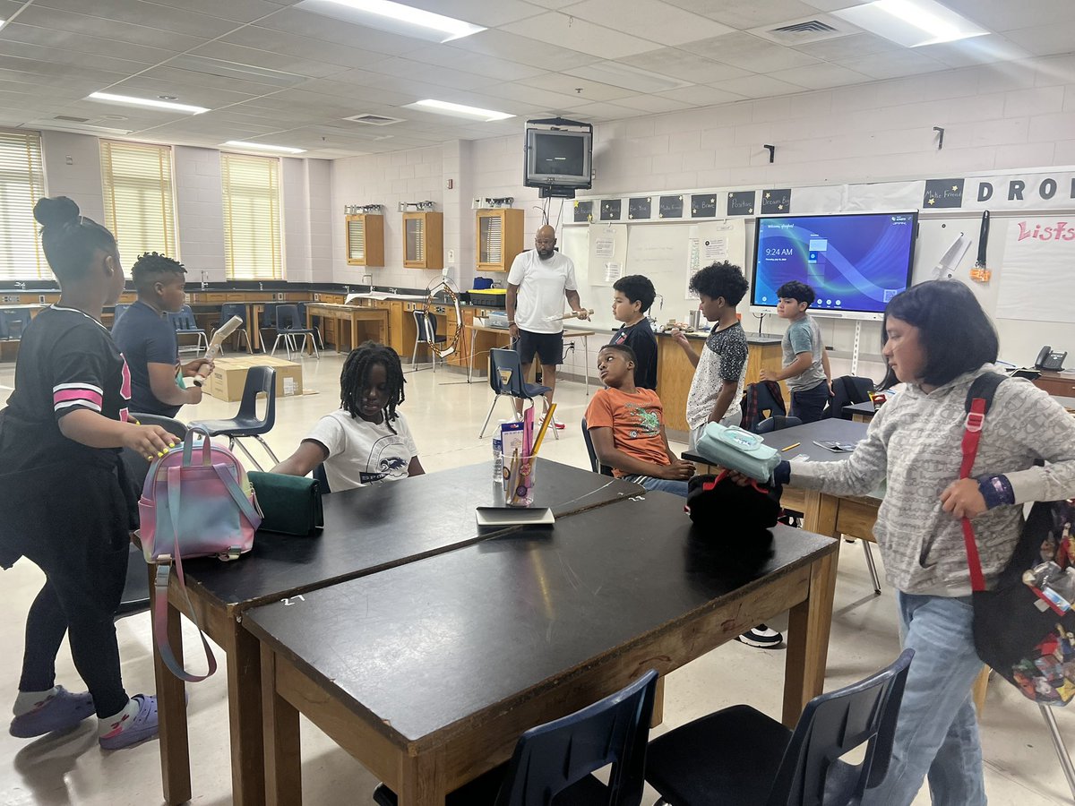 Title1_PGCPS's tweet photo. Guess who dropped by one of our #STAMPCAMP sites today? Our new Superintendent !@MillardHouseII @pgcps @gholson_knights #title1pgcps #nasa @PGCPSSTEM https://t.co/OmLMK8kSWl