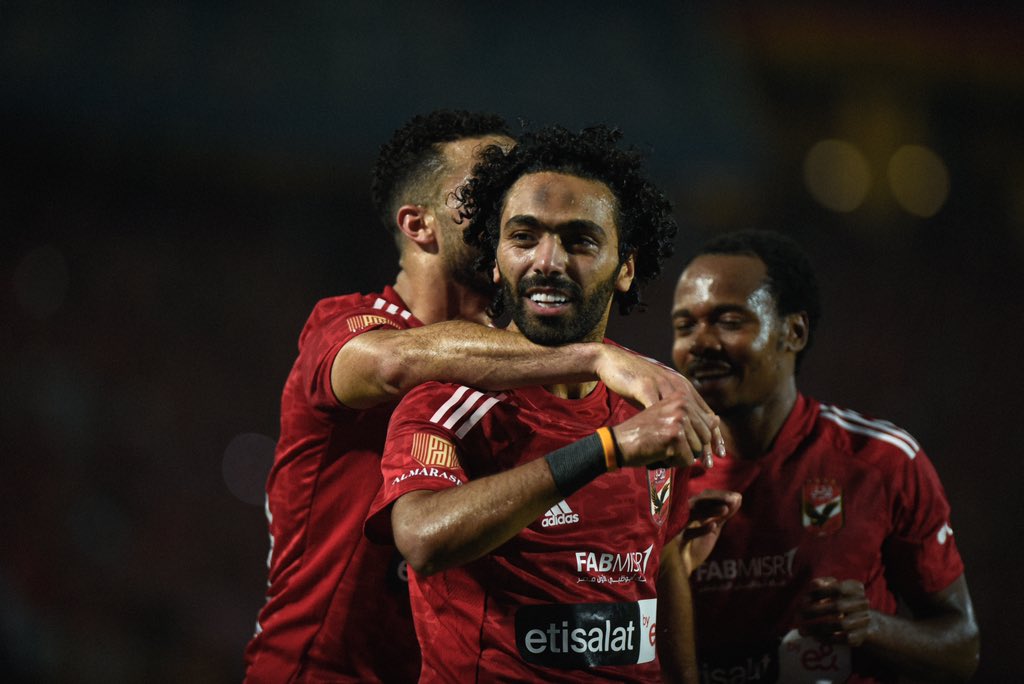 AlAhly's tweet photo. ليالي الأهلي الجميلة مستمرة.. رباعية تاريخية على حساب الزمالك في احتفالية الأبطال بلقب بطولة الدوري 🦅🔝🔥
#يلا_يا_اهلي https://t.co/sMyXUfyNxu