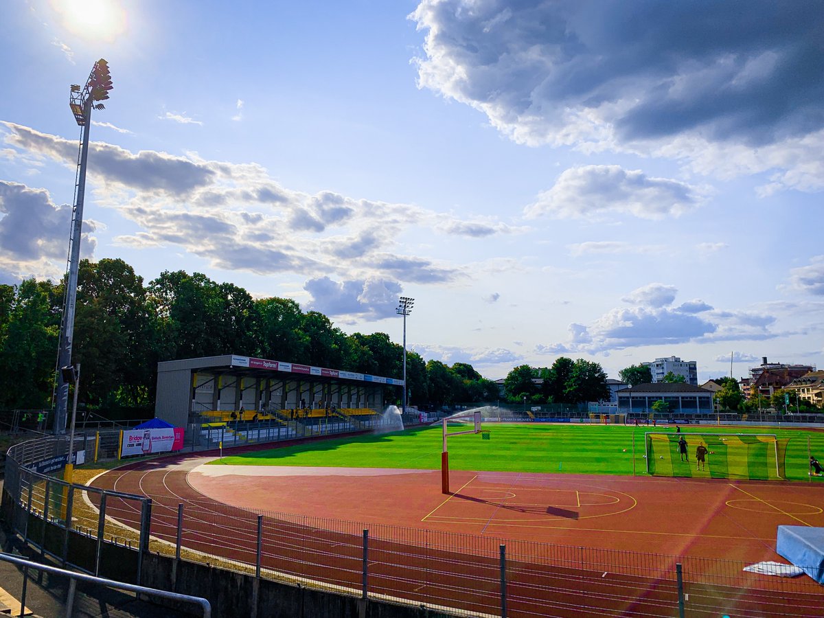 oldschdod_bth's tweet photo. 5 Siege aus 5 Spielen! 1:0 Heimerfolg gegen den FSV Zwickau im letzten Vorbereitungsspiel! 💥

Jetzt voller Fokus auf nächsten Donnerstag und gegen Schalding-Heining dreifach punkten! 🚀🟡⚫️

-
#spvggbayreuth #oldschdod #bayreuth #fsvzwickau https://t.co/mkwpSsRKMs