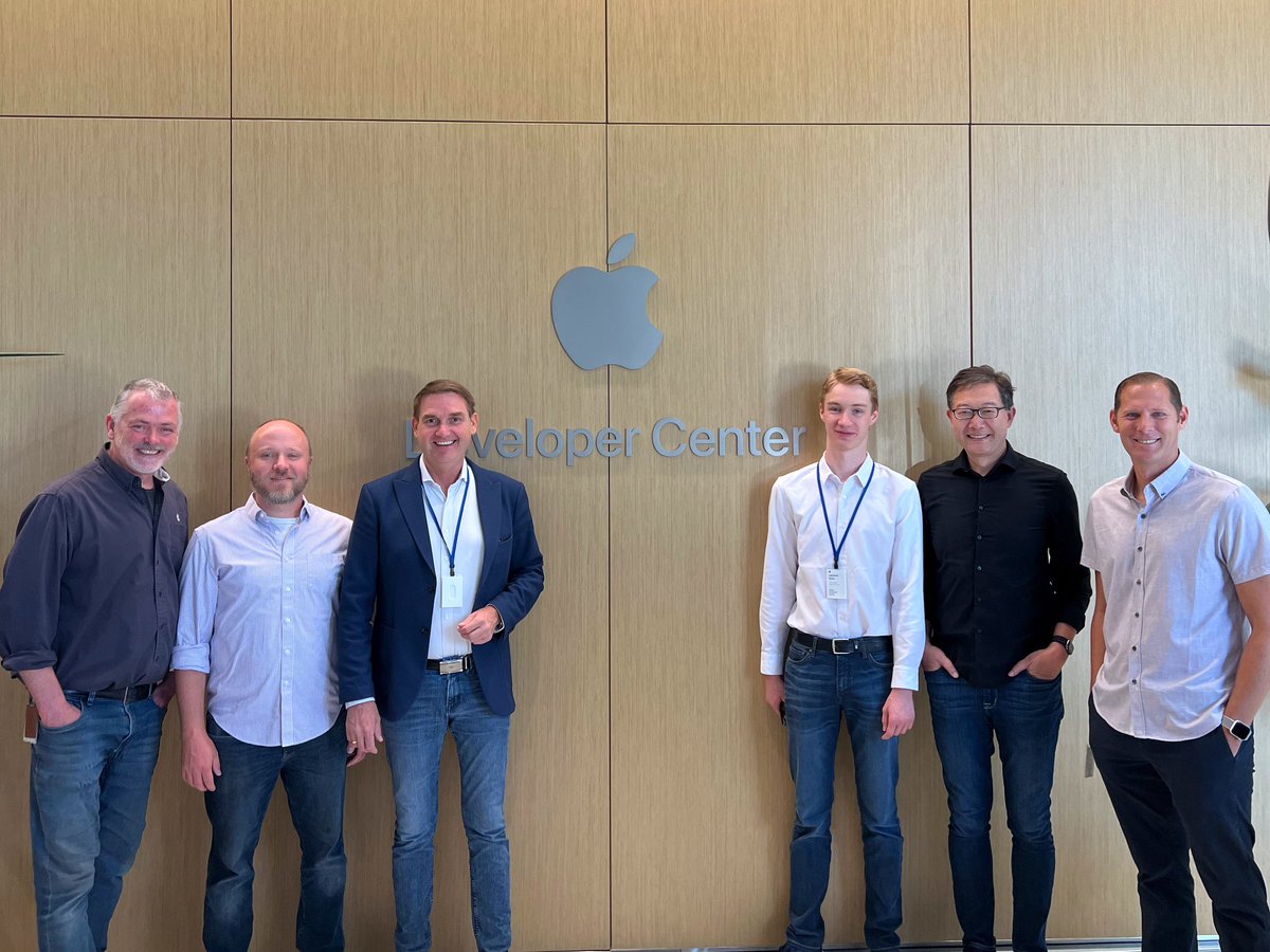 Ogruen's tweet photo. On my USA trip today we had an inspiring meeting with @Apple at #ApplePark in Cupertino. Discussions on challenges and collaboration opportunities in the European digital market between Apple and @EUdigitalsme, @BITMi. @jgeleynse #JasonLundgaard https://t.co/mu5AT3XuLU
