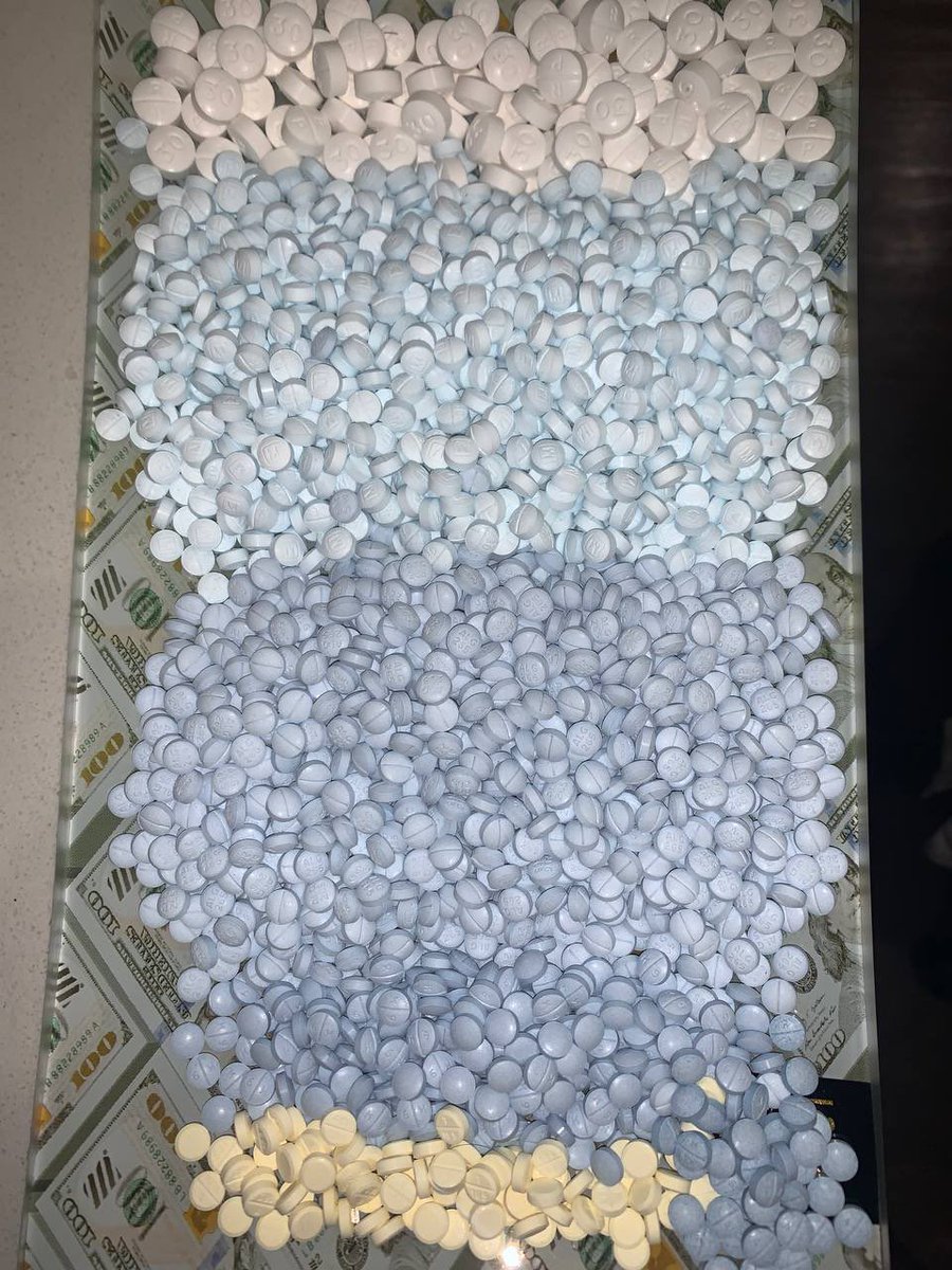 poin's tweet photo. Have you seen 3k 30s in one sitting, I guess not. Try to catch up pussy. https://t.co/0eVbTItqUT