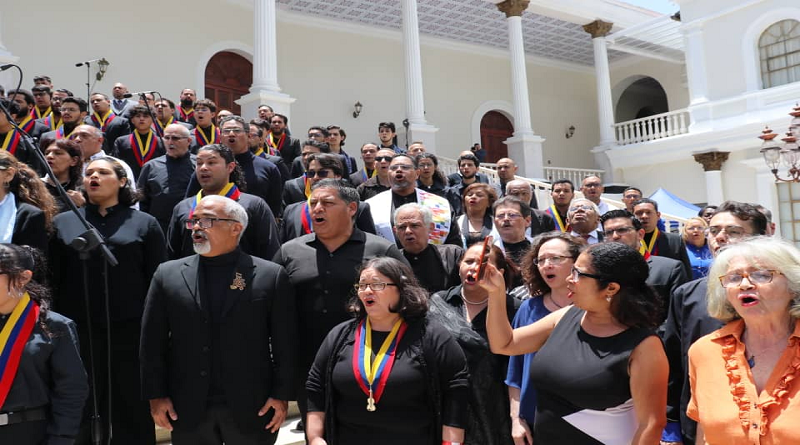 VTVcanal8's tweet photo. AN aprueba establecer el 15 de julio Día del Canto Coral

#UniónRevolucionaria

https://t.co/kd4E52D20H https://t.co/uUIVU2di0E