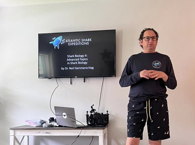 Shark Biology II Expedition off #Florida in full swing: first lectures then #shark diving //

atlanticsharkexp.com