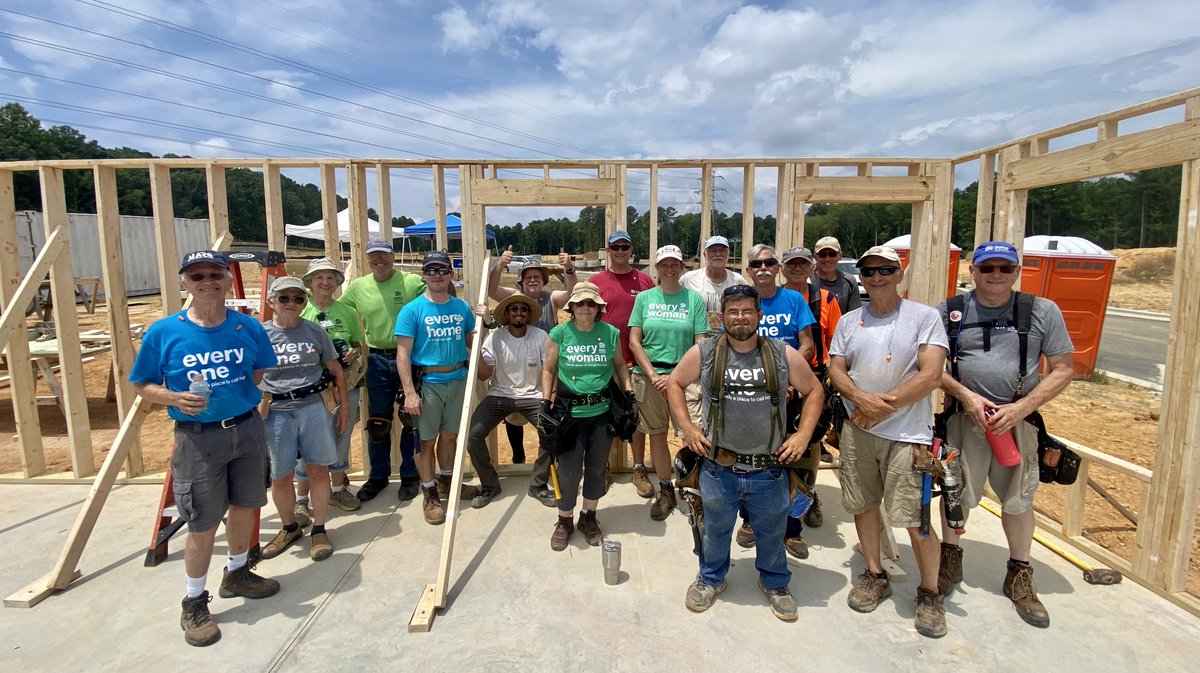 orangehabitat's tweet photo. Raise walls at @weaversgrove ✅
Nobody better than our regular crew and crew leaders to train on site and be the first volunteers to build on a future home!

You can join us on site; sign up with any of our Build at Weavers Grove links here: https://t.co/RjemW3XNpF https://t.co/0V8REpbenZ