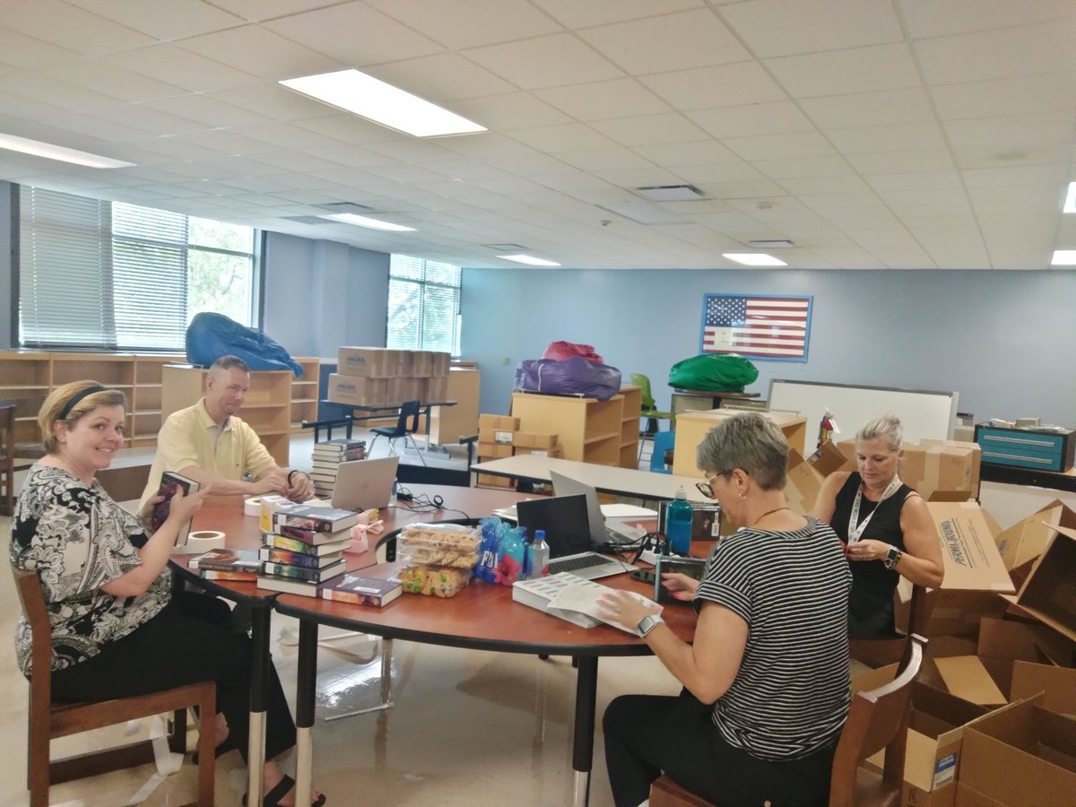 Thank you @HISDLibraryServ for labeling, arranging, and shelving our new library books! Looking forward to opening the <a href="/NavarroMS_HISD/">Navarro MS - HISD</a> library after it's been closed 10+ years ❤️